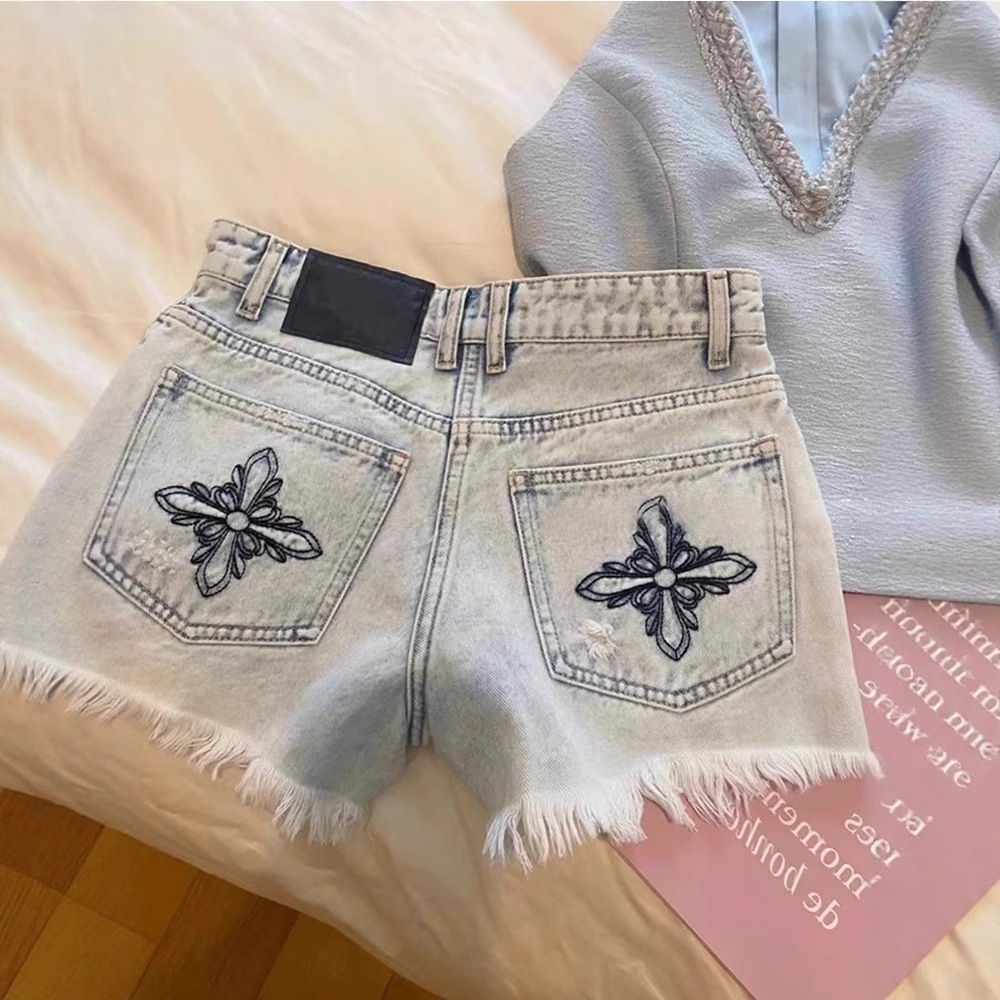 Shorts in denim da donna 2026  - Shorts Denim Frayed recensione e prezzo